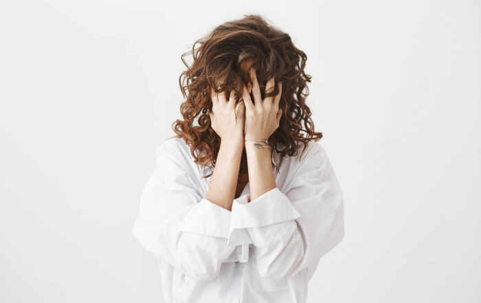 Por que tentamos controlar pensamentos e emoções — e por que isso quase nunca funciona